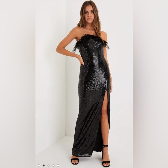 LULU'S | Total Head-Turner Black Sequin Feather Strapless Maxi Dress -Size Small - Picture 1 of 3